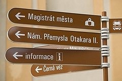 На российских дорогах появятся указатели для интуристов