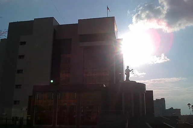 Глава движения «Русь сидящая» посмеялась над Дворцом правосудия в Екатеринбурге