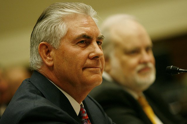 В команде Трампа назвали связи потенциального госсекретаря с РФ преимуществом