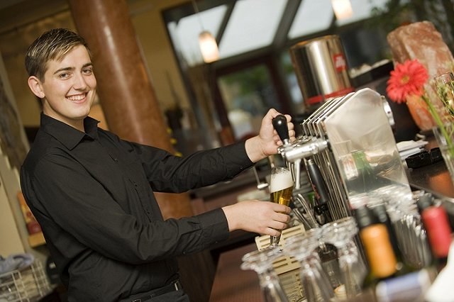 Медики: Алкоголь нарушает процесс развития мозга