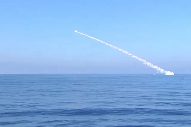 Корабли и подлодка ВМФ России выпустили крылатые ракеты по объектам ИГ в Сирии