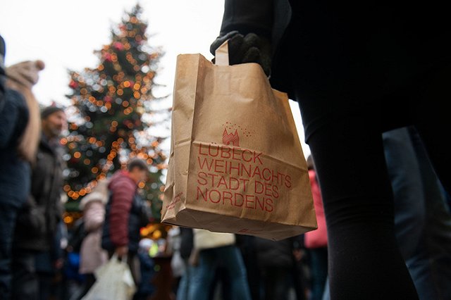 Свердловским магазинам предложили отказаться от пластиковых пакетов