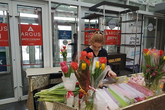 Роструд напомнил график работы в марте