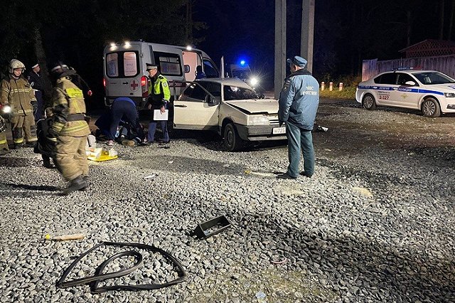 В Екатеринбурге в ДТП разбилась 17-летняя девушка-водитель