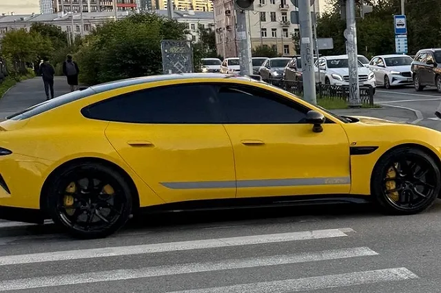 В Екатеринбурге заметили электрокар Xiaomi