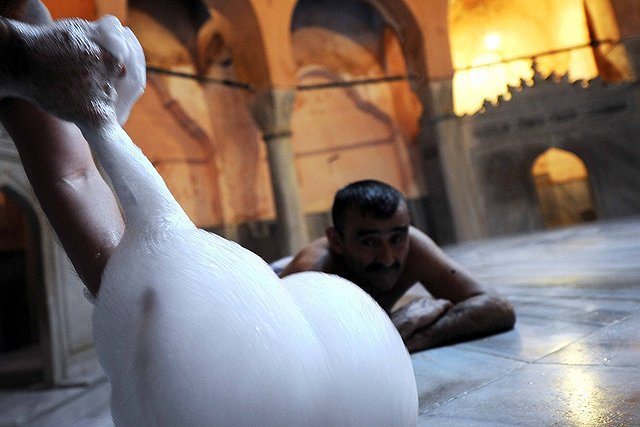 Владельца турецкой бани оштрафовали за отказ обслужить транссексуала