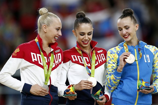 Художественная гимнастика. Золото— у Маргариты Мамун, серебро— у Яны Кудрявцевой