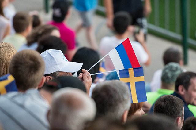 Шведы и корейцы заполнили Нижний Новгород перед первым матчем сборных