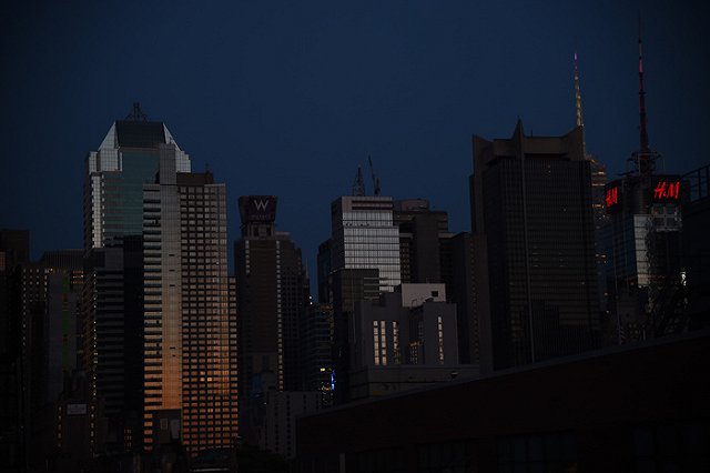 Более 70 тысяч жителей Нью-Йорка остались без света