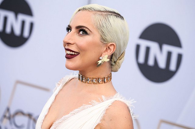 Мама Леди Гаги прокомментировала расставание Шейк и Купера