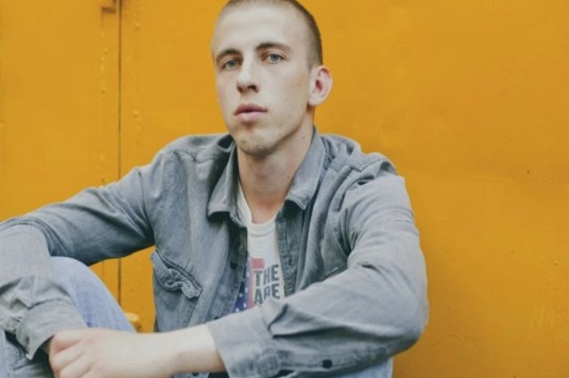 В центре Москвы уральский актёр избил хоккеиста