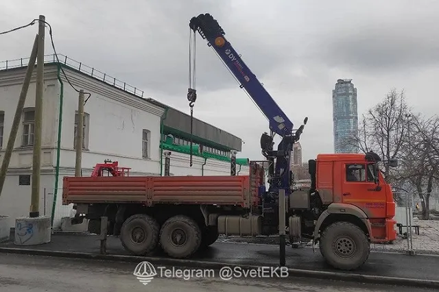 В сквере на Малышева у Музея ИЗО начались работы