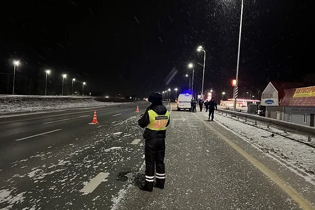 ГИБДД ищет родственников погибшего под Белоярским накануне вечером пешехода