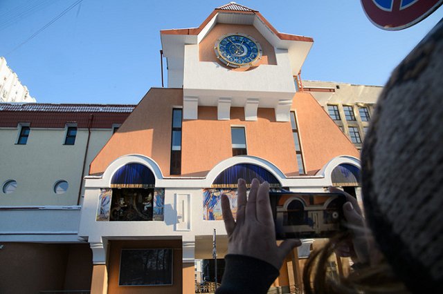 В Екатеринбурге театр отказался возвращать деньги испуганным родителям