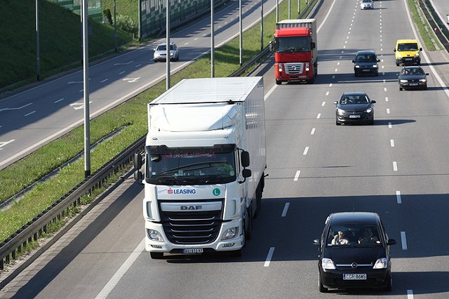 Самая дорогая вакансия в Екатеринбурге — водитель грузовика