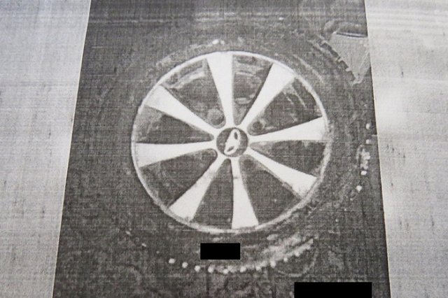 В Серове мужчина снял колеса с чужой машины и решил продать их через Интернет