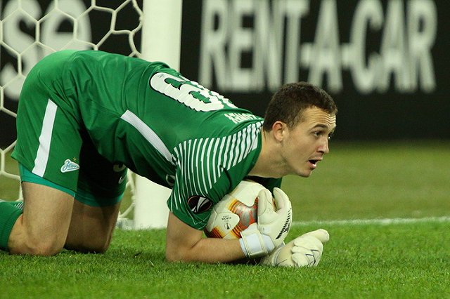 Испанский нападающий снял скальп с вратаря сборной России