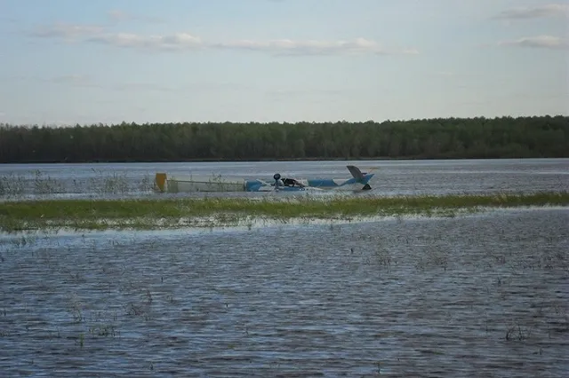 Обломки упавшего в болото в ХМАО гидросамолета найдены