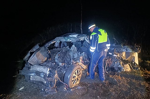 Стало известно, кто погиб в страшном ДТП с трактором на свердловской трассе