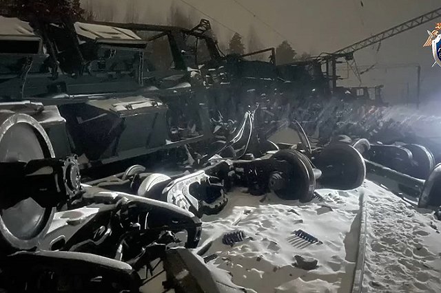 Из-за крушения вагонов в Кировской области поезда массово задерживаются в Екатеринбурге