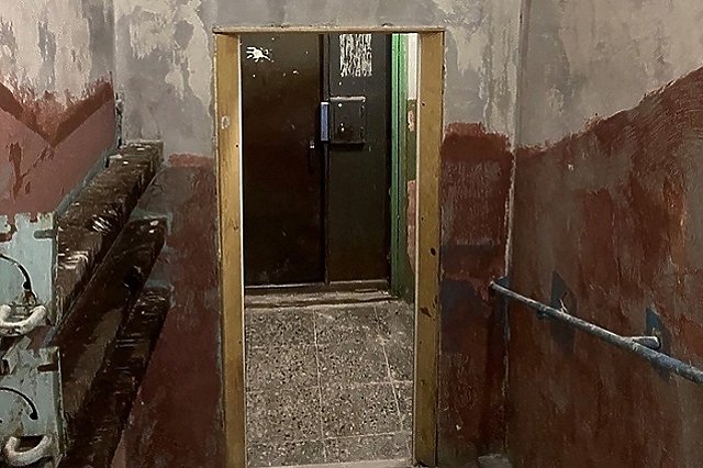 Россиян могут начать штрафовать за хранение колясок и велосипедов в подъезде