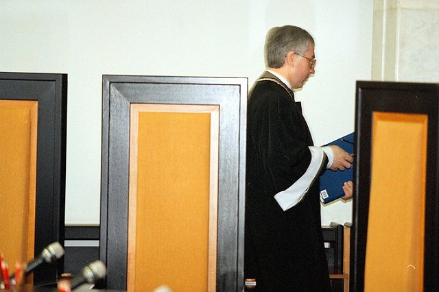 Облсуд не стал рассматривать жалобу защиты Лошагина, признав приговор законным