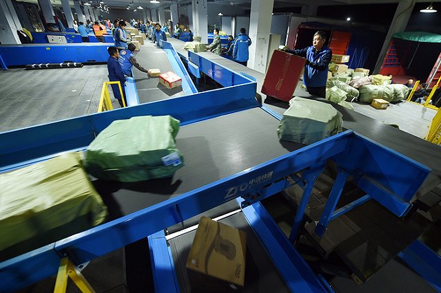 Таможня объяснила новые требования к оформлению покупок за рубежом