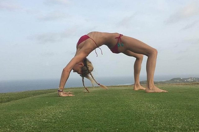 TMZ сообщил о рождении у теннисистки Курниковой близнецов