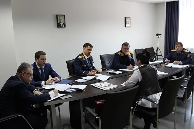 Замглавы СК РФ больше суток без перерыва принимал людей в Екатеринбурге