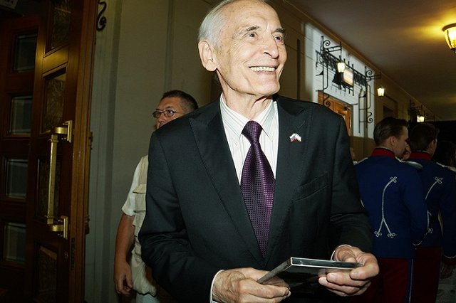 Василию Лановому — 85