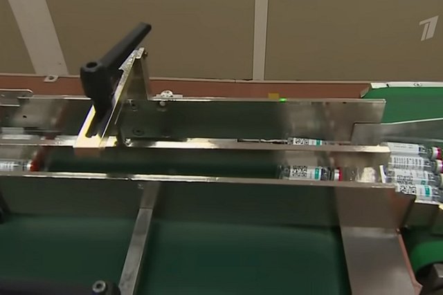 SuperJob: Почти 90% «антиваксеров» не готовы прививаться и импортной вакциной