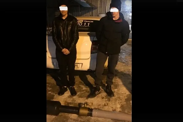 Свердловскую колонию забросали телефонами и зарядками из пневмопушки