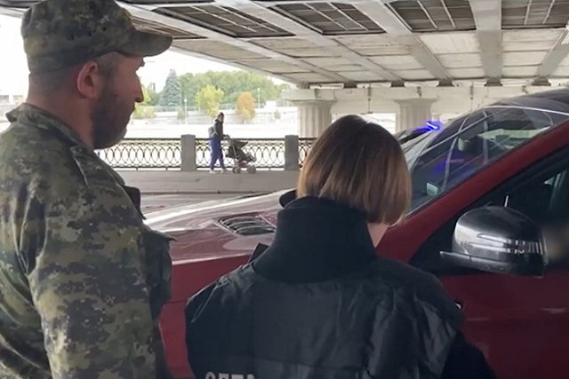 В Москве в дорогом Mercedes нашли тело убитого бизнесмена