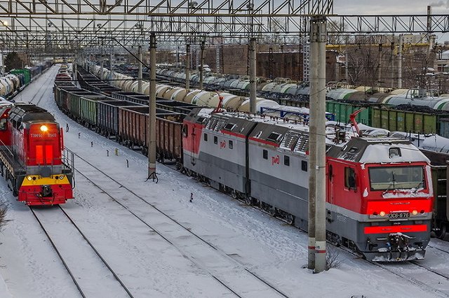 Следующий из Екатеринбурга поезд насмерть сбил женщину