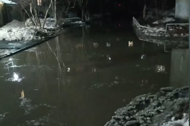 На Вторчермете один из дворов ушёл под воду