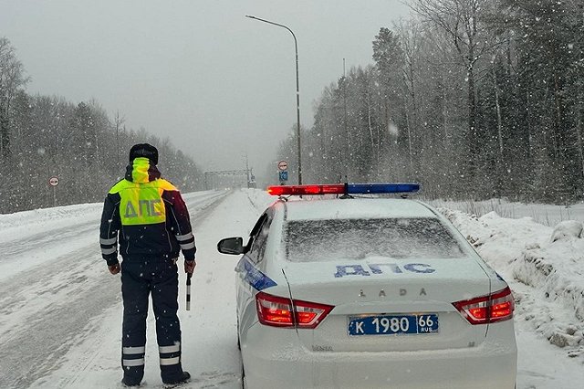 На свердловские трассы обрушатся метели
