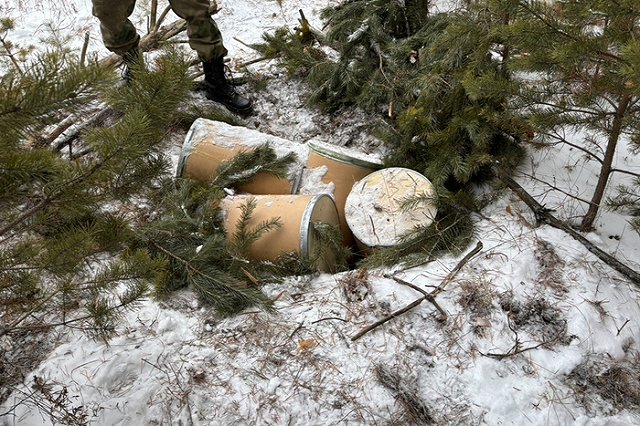 Почти 300 кг наркотиков в огромных бочках нашли уральские таможенники