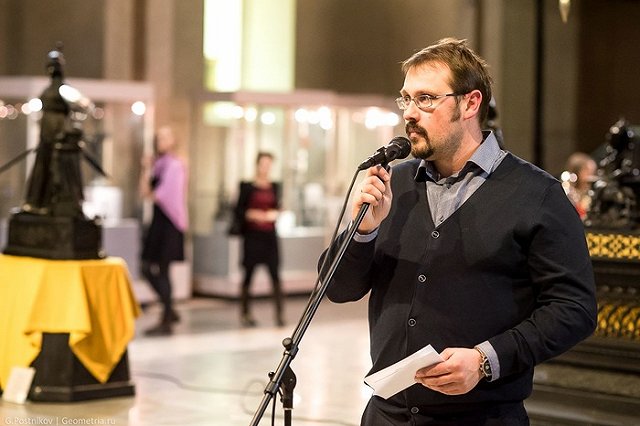 Директор Музея ИЗО прокомментировал инцидент с мамой с коляской