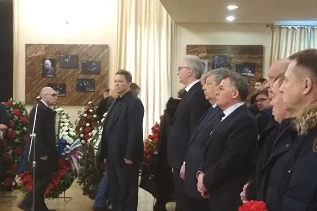 Первые лица свердловской власти пришли проститься с Евгением Липовичем