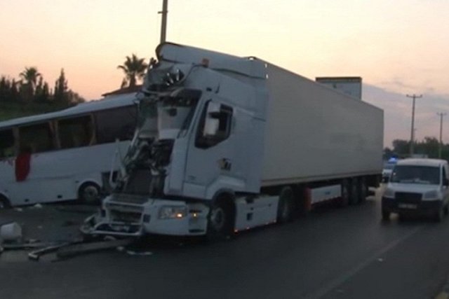 Ростуризм уточнил число и состояние пострадавших в ДТП в Анталье россиян