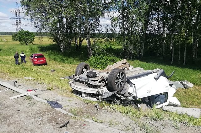 Мог выставить автоматический режим и задремать: появились подробности смертельного ДТП с Reno Logan