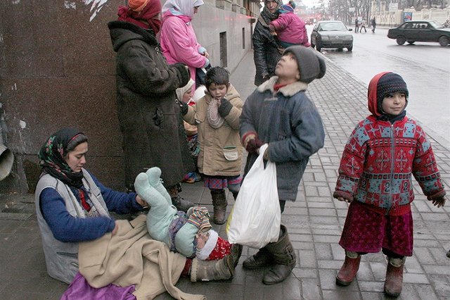 Цыгане вступились за пострадавшего от электрошокера ребенка