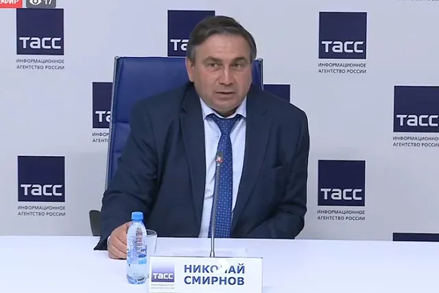 Смирнов: В общей сумме долгов за услуги ЖКХ доля населения составляет 75-80%