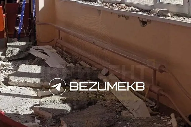 В свердловской школе рухнул потолок