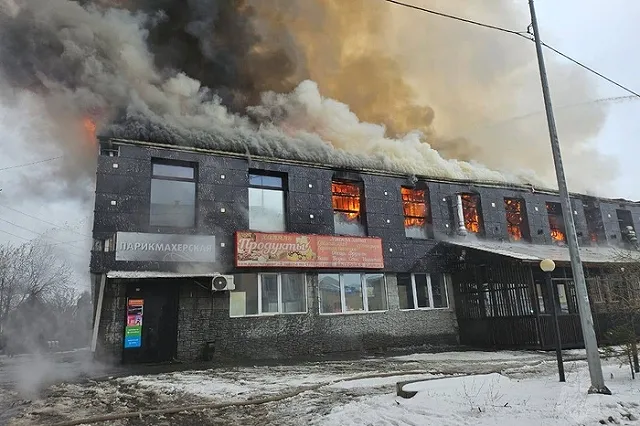 Площадь пожара составила 2000 «квадратов»: в Нижнем Тагиле загорелся клуб