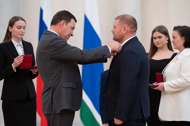 Две семьи полицейских на Среднем Урале удостоены медали ордена «Родительская слава»