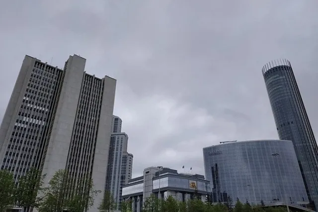 Экс-помощника свердловского депутата развели на огромные деньги от имени спикера заксо