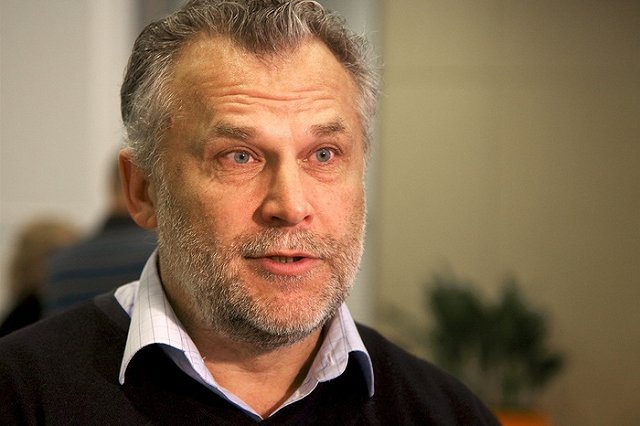 Тысячи жителей Екатеринбурга вышли на митинг в поддержку присоединения Крыма