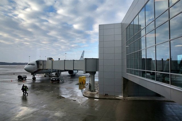 Вексельберг отложил планы по расширению «Кольцово»