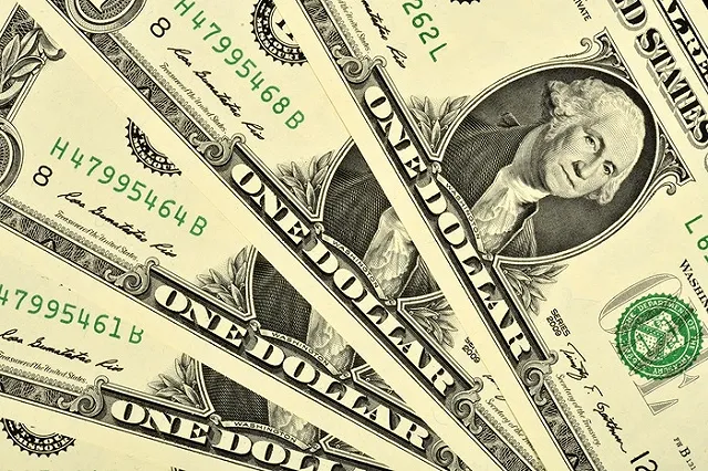 Мать и сестра полковника Захарченко покинули Россию